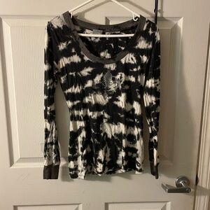 Daytrip Black and White Graphic Long Sleeve Blouse